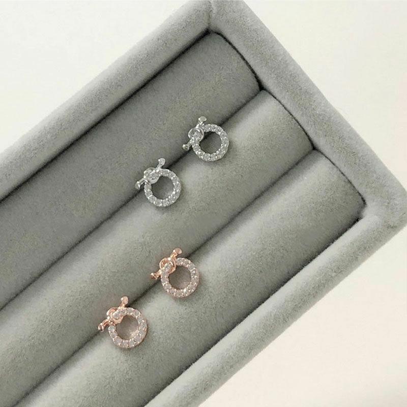 Minimalist Compact Circle Knotted Versatile Earrings and Earrings with Versatile Temperament and Versatile New Style