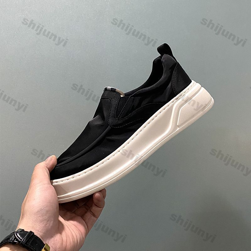 Fashion Breathable Men's Casual Flat Shoes 2025 New Summer Fashion Comfortable Lightweight Platform Shoes Slip On Vulcanized Shoes