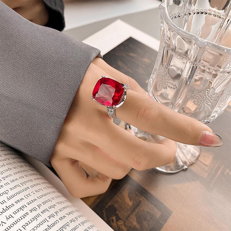 Jewelry Copper Bottom Gold-Plated Retro Simulation Color Treasure Red Corundum Fat Square 14 * 16 Retro Ring Women