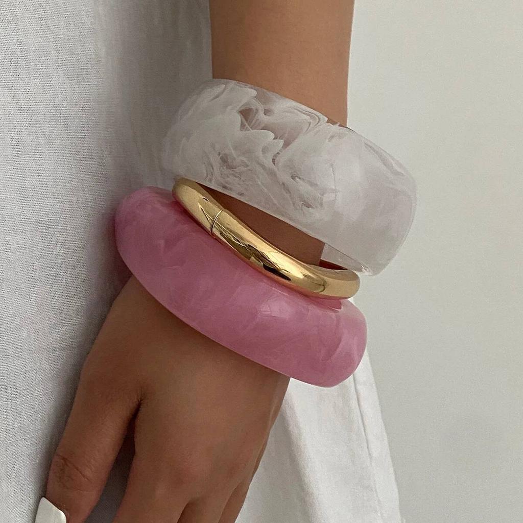 Ingemark 3 Stile Übertriebene Harz Acryl Dicke Breite Armreifen für Frauen Neu Hip Hop Federn Armbänder Tägliche Party Schmuck Geschenk