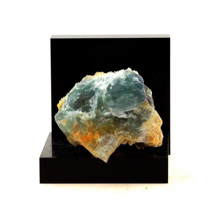 Pierres et Minéraux. Fluorite. 371.5 ct. La Barre, Puy-de-Dôme, France.
