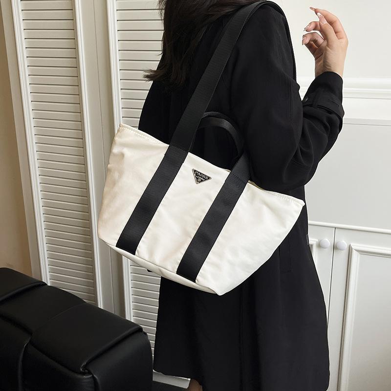 Casual Large Capacity Tote Bag Soft Ultralight Crossbody Bag 2025 Summer New One Shoulder Solid Color Armpit Bag for Commuting