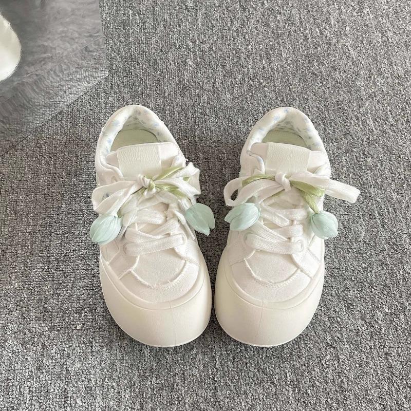 The New Style of Shoes Is Versatile, Featuring Round-toed Height-increasing Sneakers and Thick-soled Casual Sports Shoes