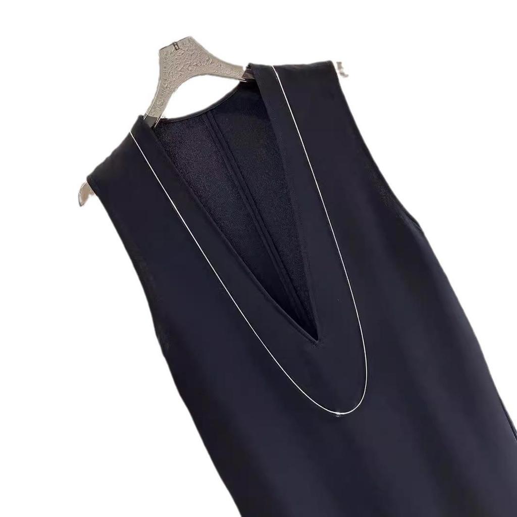 Nordic-Inspired Minimalist Acetate V-Neck Sleeveless Dress