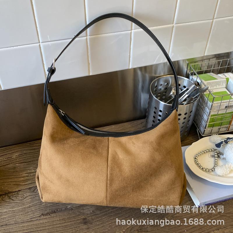 Foreign Style Fashion Suede Exquisite Versatile High Temperament Single Shoulder Portable Simple 2025 Autumn Women's Armpit Bag