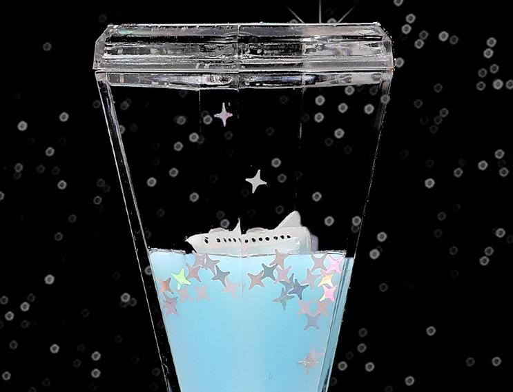 Creative Spaceman Astronaut Floating Liquid Hourglass Fluid Drift Bottle Visual Movement  Hourglass Timer Home Decor Gifts