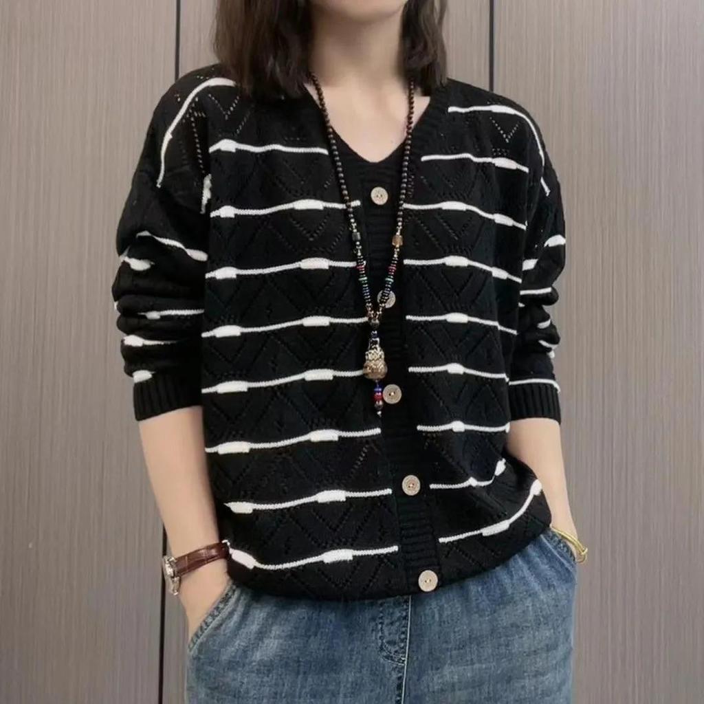 Women's Spring/Summer V-Neck Loose-Fit Pullover Lace-Detail Knit Sweater Ladies Design Lightweight Top