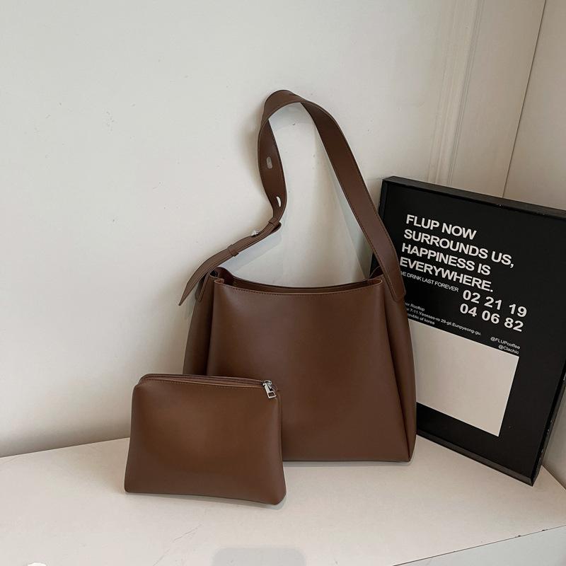 Large capacity 2025 retro portable shoulder bag fashionable new tote bag bag with pocket women's big bag