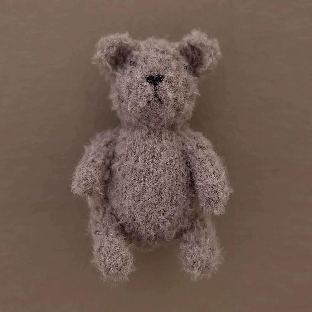 Handmade Knitted Brown Bear Doll Lovely Baby Photography Prop with Balloon Dual-Use as Infant Toy Photo Decoration Accessories