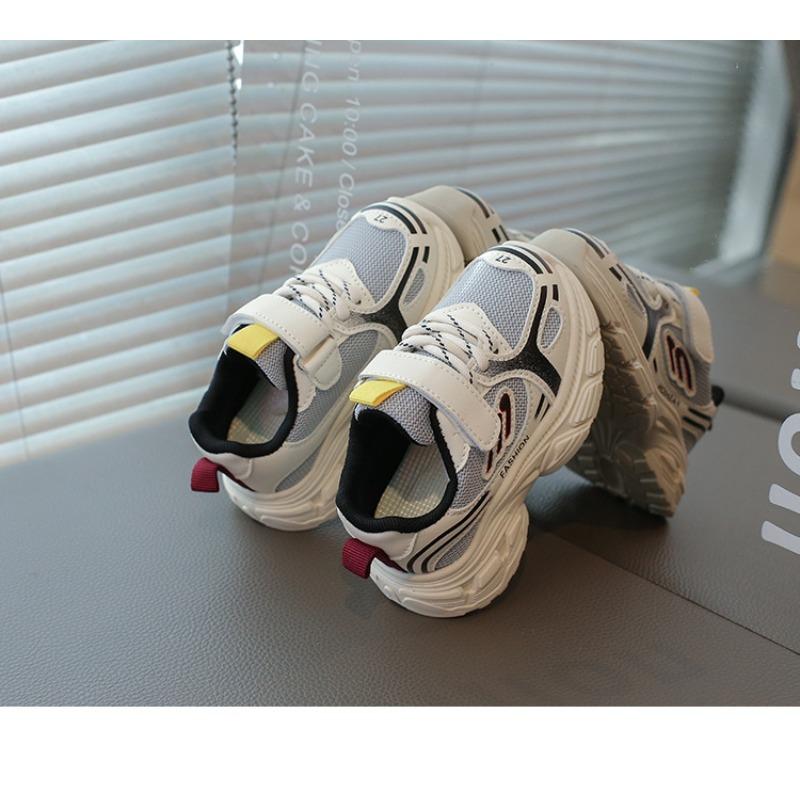 Nouvelles chaussures de sport pour enfants printemps maille respirante chaussures de course pour garçons semelle souple chaussures papa pour filles