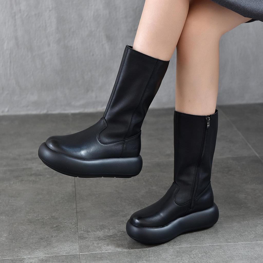 Stivali Alti da Donna Vintage in Pelle con Punta Tonda, Suola Spessa e Zip Laterale - Edizione Autunno/Inverno 2025.