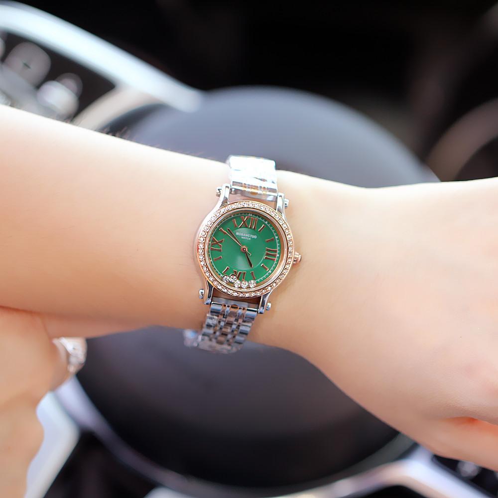 Fashion Ladies Watch Flowing Diamond Pointer Roman Steel Belt Diamond Quartz Waterproof Watch