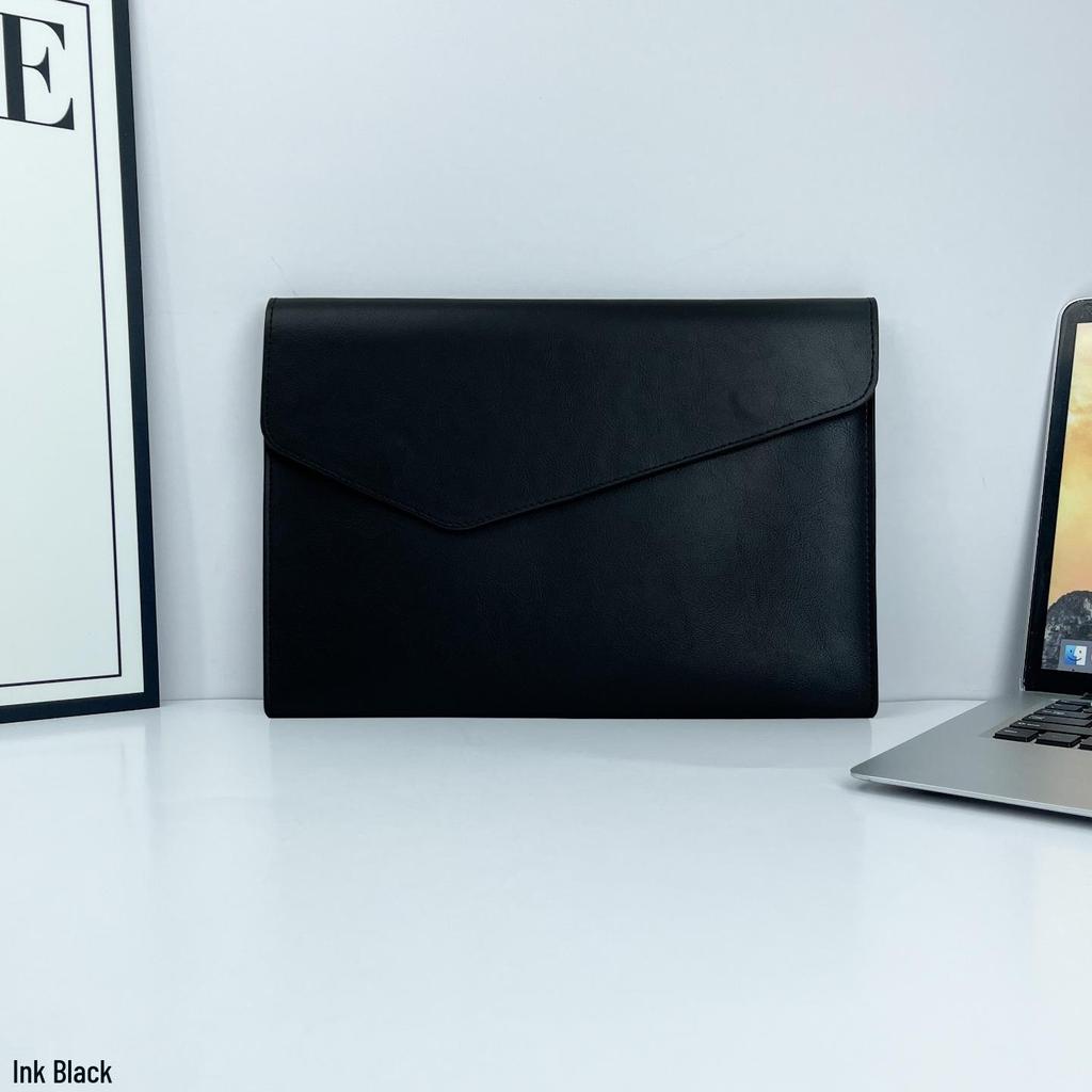 A4 Genuine Leather Cowhide Document Bag - Large Capacity, Magnetic Buckle, Retro Handheld Briefcase for Casual Business.