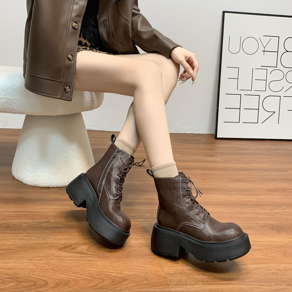 Small man heightened platform Martin boots front lace-up British style retro women's boots comfortable Korean version big head locomotive boots