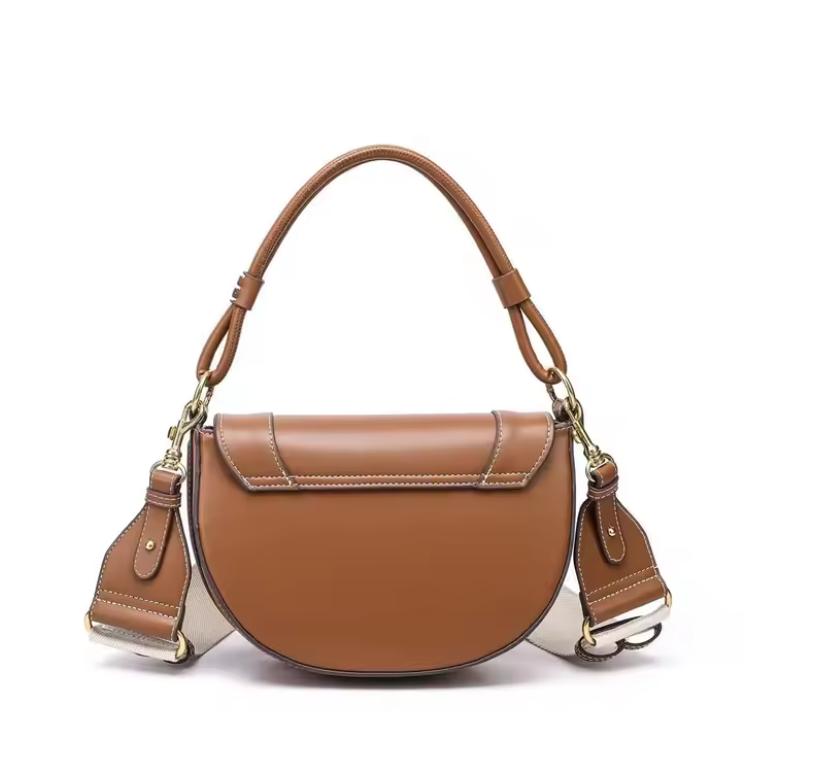 Fashionable and Casual Hand-held Saddle Bag, Versatile for Commuting, Single Shoulder Crossbody Bag