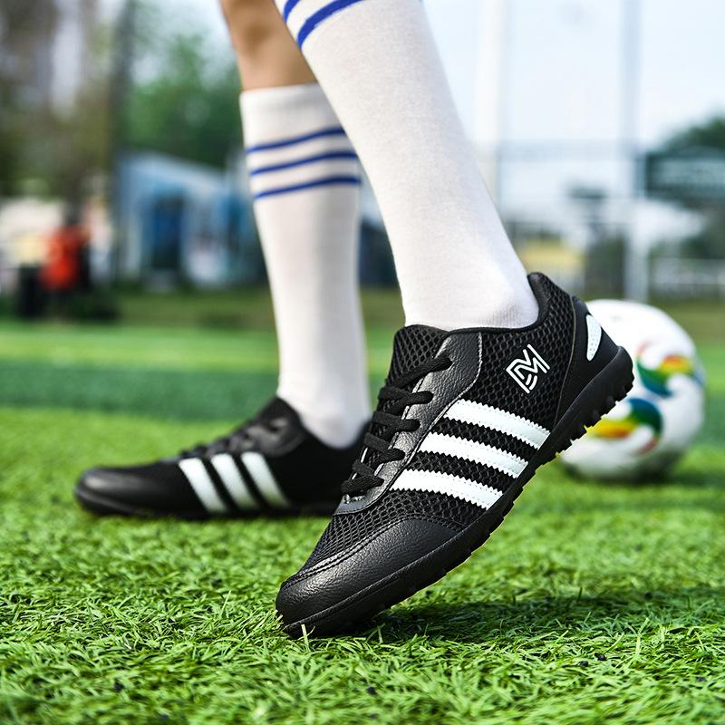 

Детские футбольные бутсы мужские и женские спортивные футбольные бутсы со сломанными шипами для учеников начальной школы для игры в футбол в зале тренировочные бутсы 38