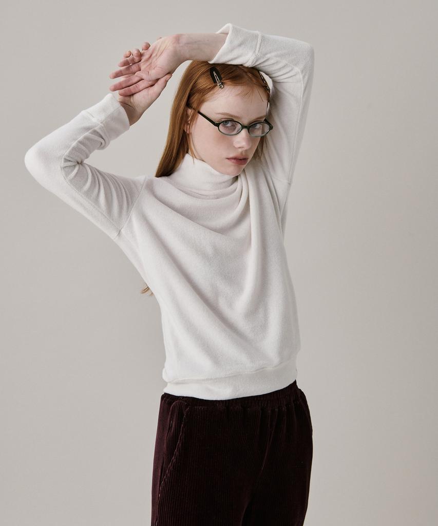 Jun Jun Space New Logo Basic Turtleneck T-Shirt_White