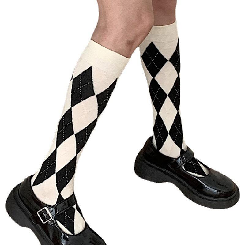 Night teaching room rhombus black and white medium tube calf socks women's spring and autumn long tube rhombus checkerboard jk college style