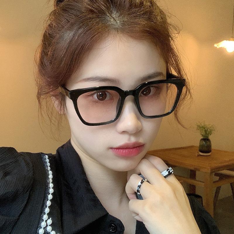 Square Women Sunglasses UV400 Protection New Style Female Sun Glasses Fashion Square Frame