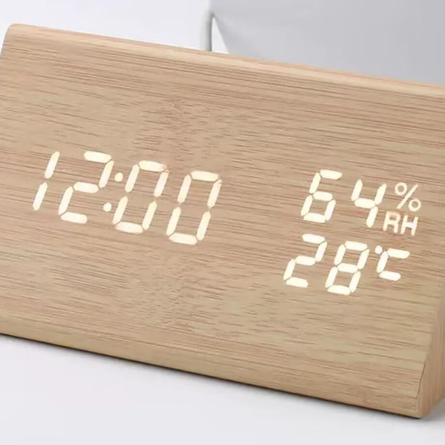 

Розумний світлодіодний дерев яний будильник: Голосове керування, Безшумний, Живлення від батареї та USB, Дизайн з обробленого дерева