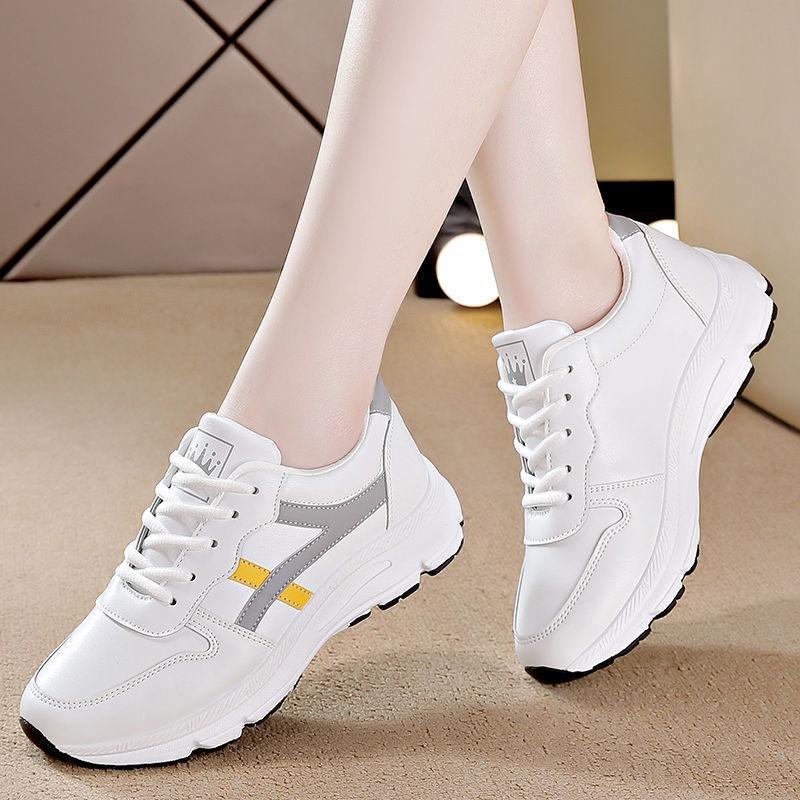 Lightweight soft-soled women's shoes autumn and winter new sports and leisure shoes women's breathable versatile shoes leather white shoes
