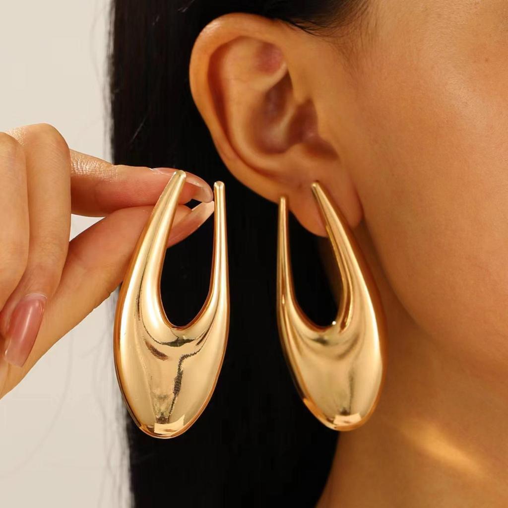 European & American Cold Style Metal Stud Earrings: Retro, High-End, Smooth Design with Personality Ear Cuffs
