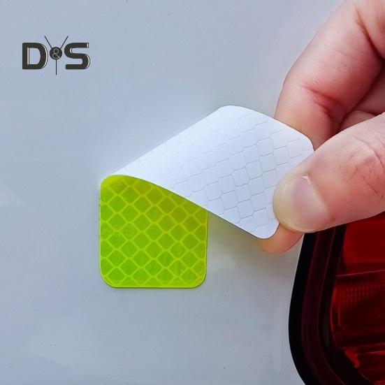 10 Adet Yansıtıcı Araba Çıkartması Su Geçirmez UV Dayanıklı Kendinden Yapışkanlı Güçlü Yapışkanlık Gece Görünürlüğü Güvenlik Yansıtıcı Çıkartmalar