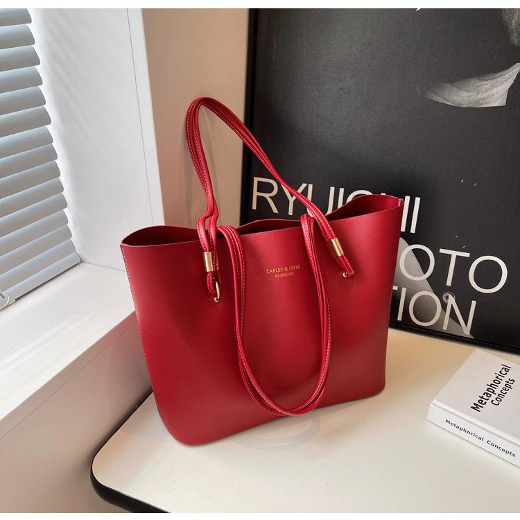 

Red Fashion Shoulder Bag Large Capacity Brand Tote Bag PU Leather Luxury Designer Tote Bag Commuter Wedding Party Big Handbag 37cmX25cmX12cm
