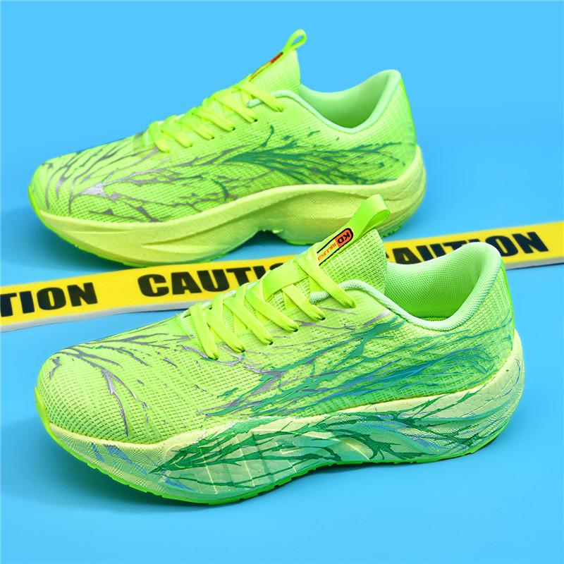 Youth professional marathon carbon board running shoes men's shoes carbon board older children's running shoes are really explosive shock-absorbing