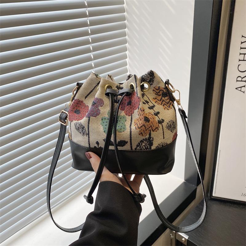 

Новая сумка-мессенджер, сумка-ведро на шнурке, персонализированная, повседневная, популярная, в стиле ретро, с цветочным принтом, модная женская наплечная сумка чёрный