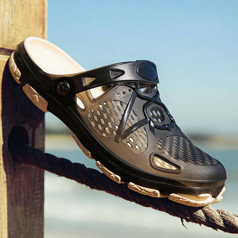 Fashion 2025 Men's Sandals Handmade Summer Shoes for Men Rubber Soft Garden Water Shoes Big Size Man Beach Flat Sandals Slippers X14