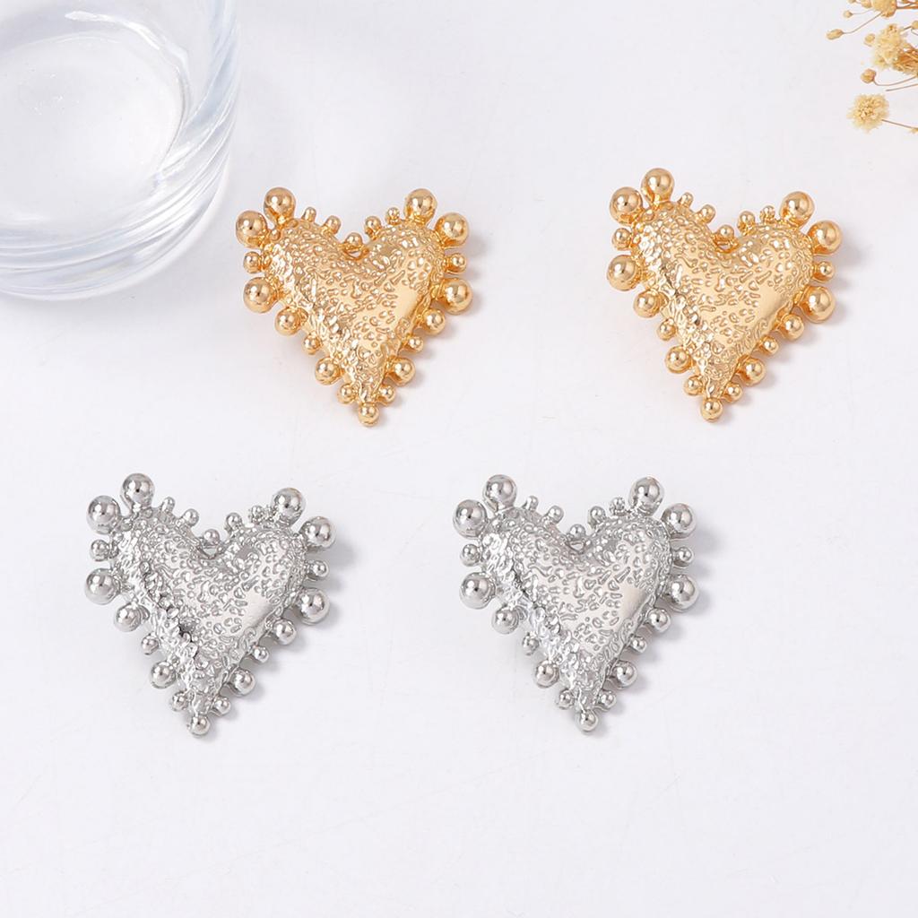 Personality trend simple cold wind alloy hammer beads embellished love heart stud earrings versatile daily