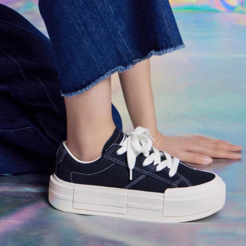 2024 Ballerinas für Damen Vulkanisierte Schwarze Canvas Tenis Plateau-Sneakers Weiß Tennis Damen Erhöhen Höhe Skateboard-Schuh