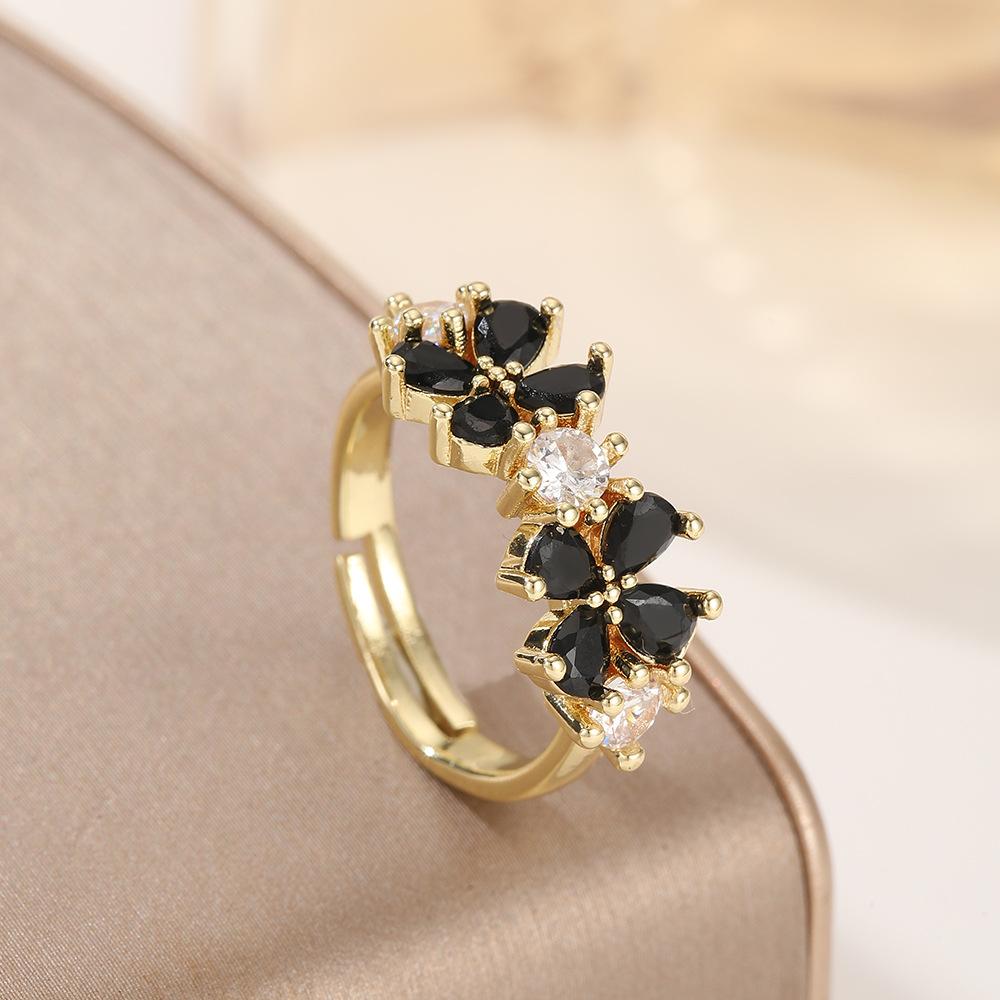 Vintage Black Clover Open Ring - A Stylish and Versatile Ring for Women adjustable open ring