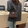 Premium sense versatile commuter bag women's handbag autumn and winter new fashion retro shoulder messenger bag