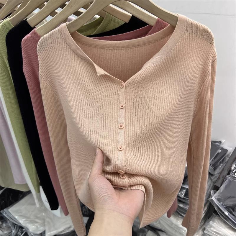 Nowa Wiosenna Bluzka z Długim Rękawem Miękka i Miękka Warstwa Bazowa w Stylu Koreańskim dla Kobiet Noszących Dzianinowe Kardigany, Krótki Sweter i Cienki Płaszcz