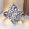 Schillernde weiße Zirkonia CZ Blumenringe für Frauen Hochzeit Verlobungsaccessoires Statement Schmuck Geschenk