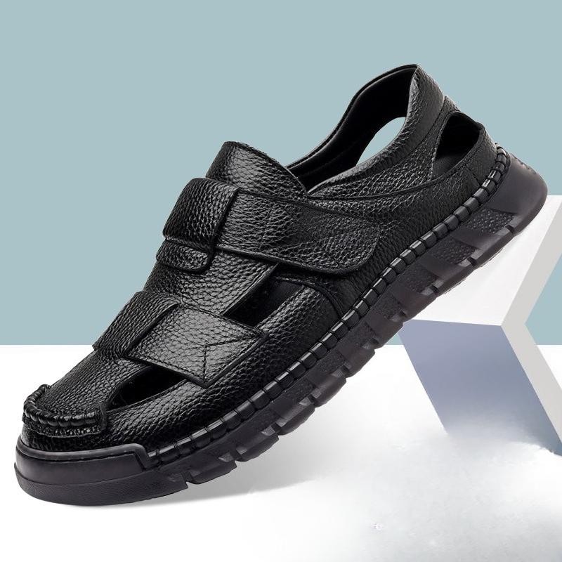 2025 Summer New Designer Leather Sandals for Men Hallow Breathable Casual Shoes Male Fashion Solid Color Driving Shoes Man