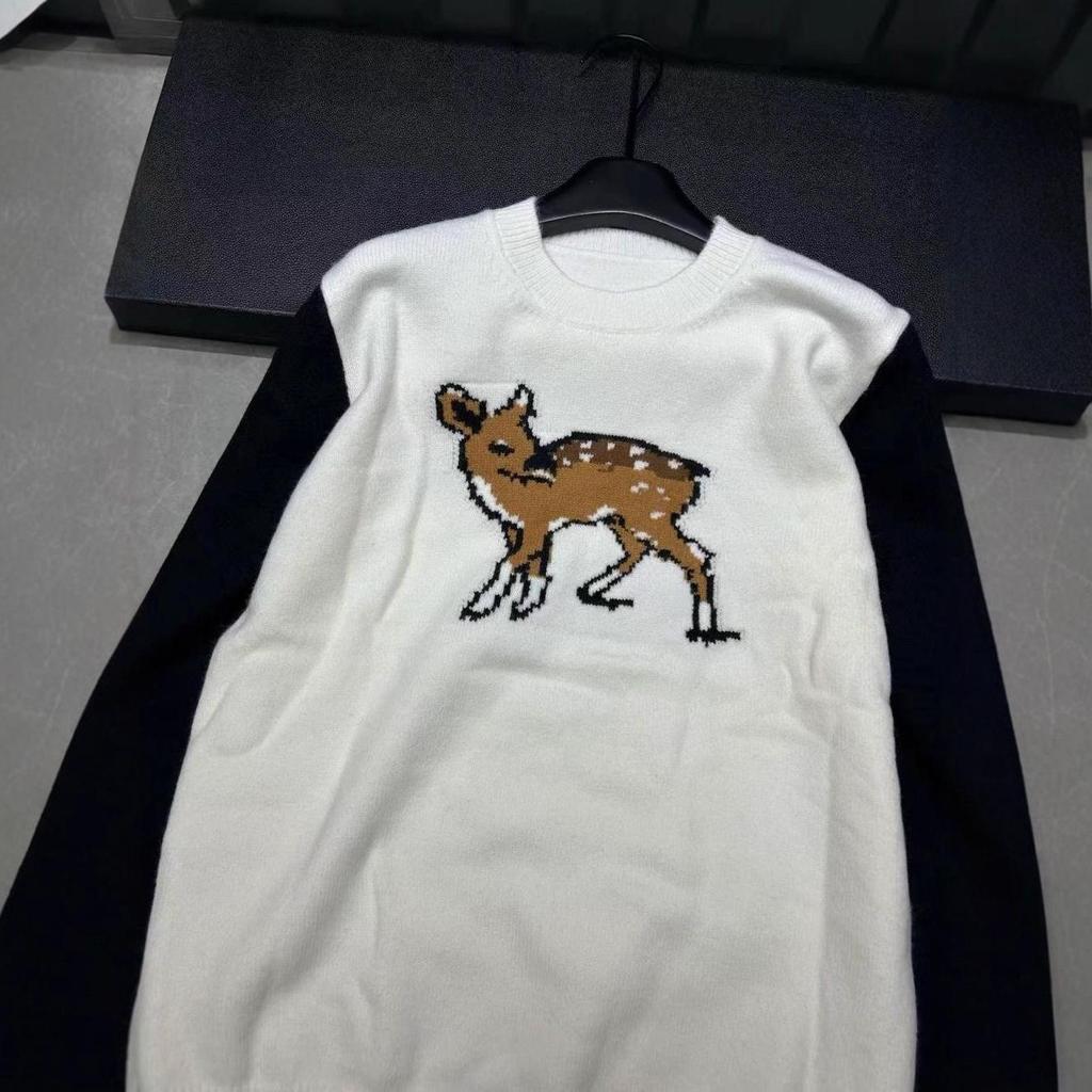 Xiang Family 2025 A/W Color Block Plum Blossom Deer Knit Pullover