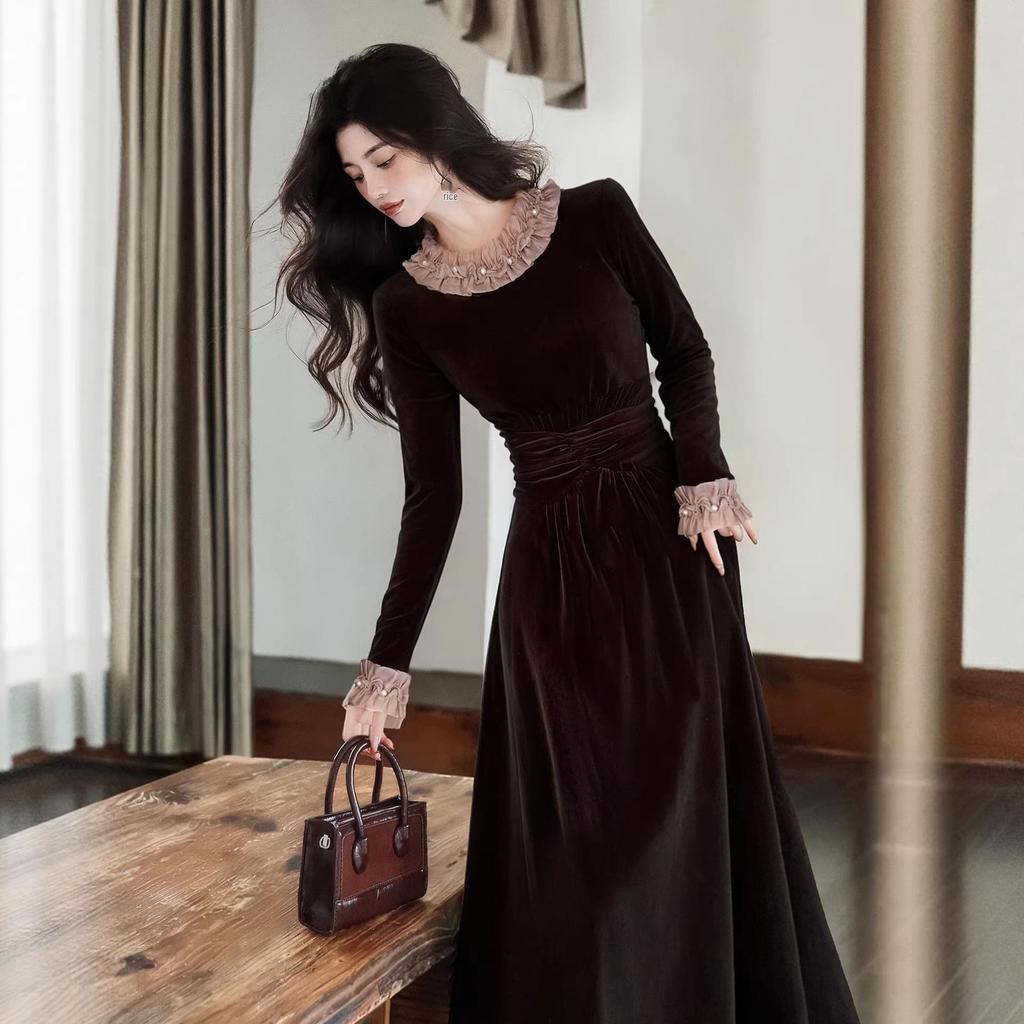 Elegant French Hepburn-Style Black Velvet Dress for Women - Autumn/Winter New Year Party Long Skirt