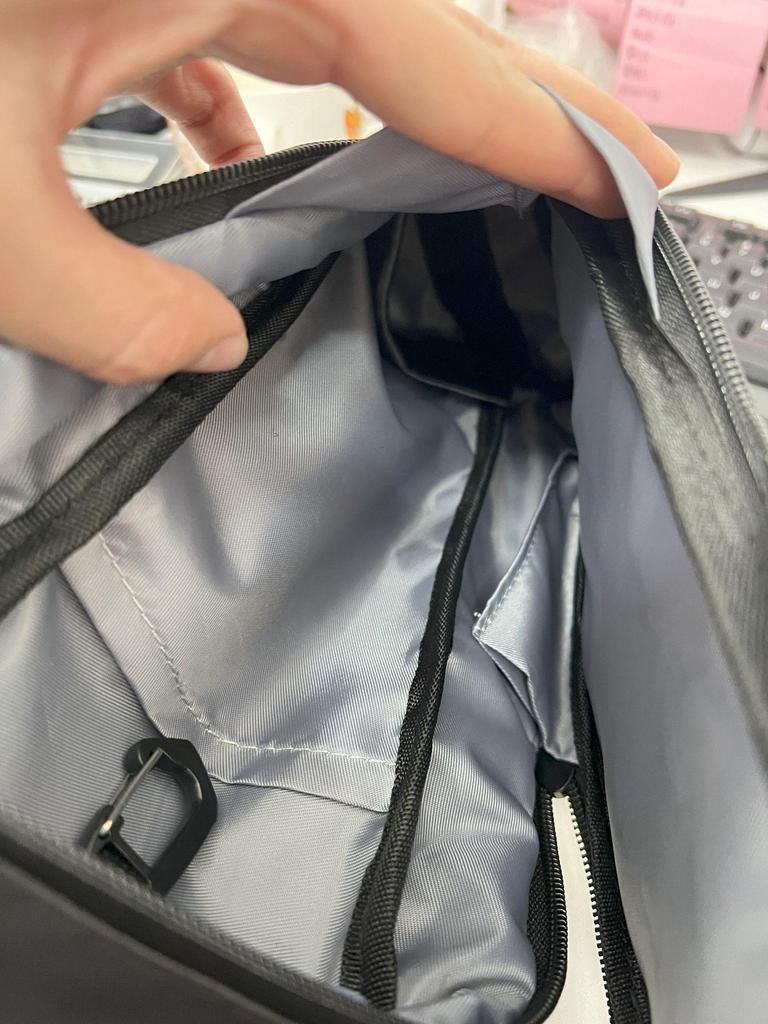 High-End Portable Crossbody Fitness Bag with Magnetic Water Bottle Holder