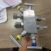 Stainless Steel Differential Pressure Gauge with Five-Valve Manifold