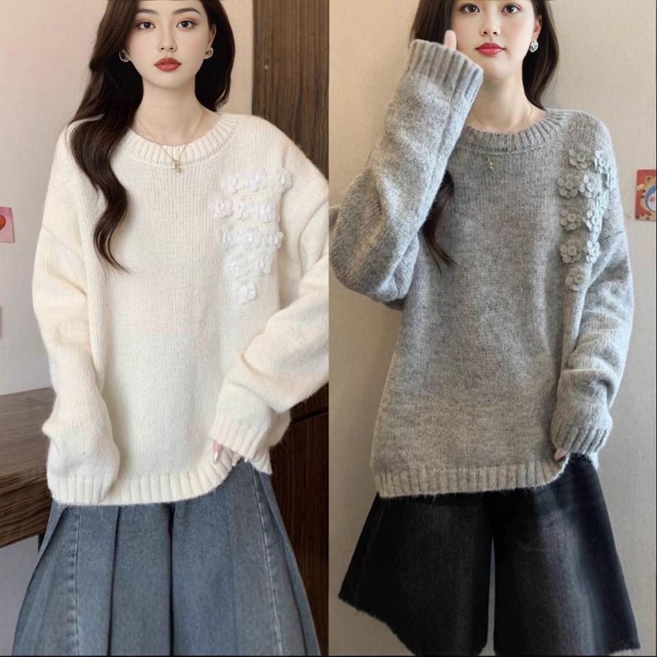 Women's Cozy Round Neck Sweater - Soft, Loose Fit, Long Sleeve, Solid Color Knit Pullover for Autumn/Winter.