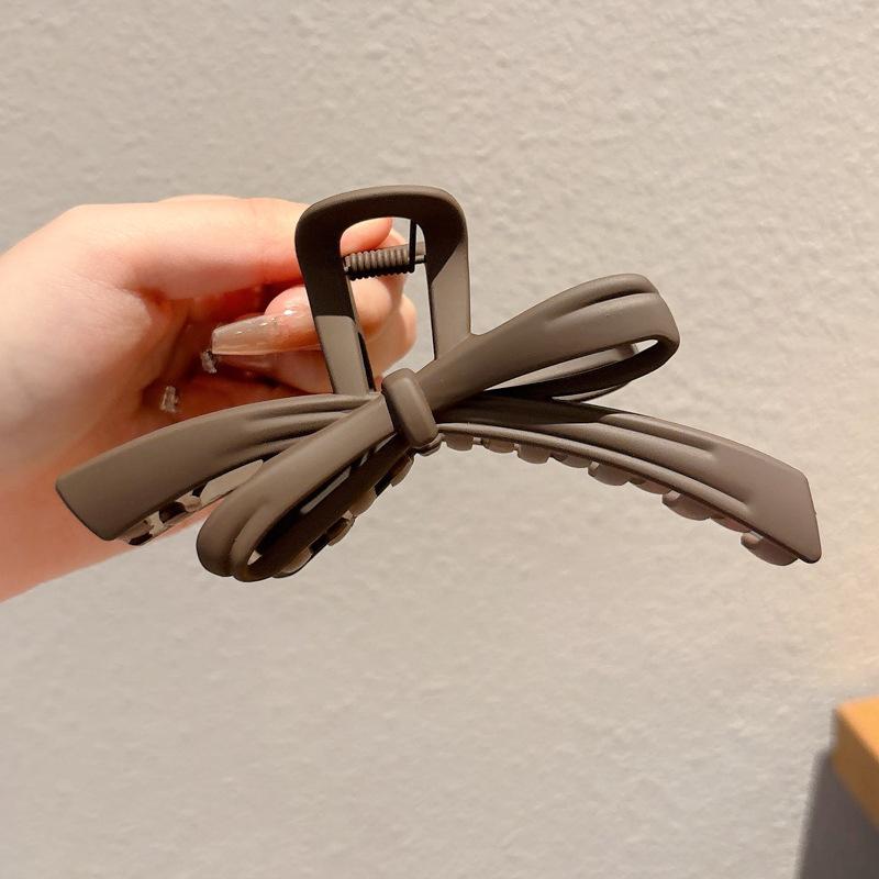 Trendy Fashion Elegant Plush Grab Clip Women's Large Hair Volume High-Level Sense Clip Hairpin Autumn and Winter Back Head Shark Clip Hairpin Headwear