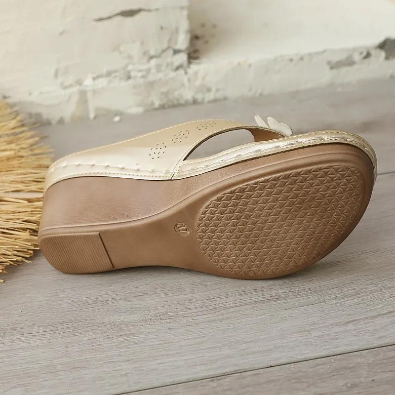 Fashion Summer Hawaiian Floral Rome Scan Wedge Beach Shoes 2025 New Slipers Women Low Rubber Flip Flops Platform Sabot Ladies' Slippers