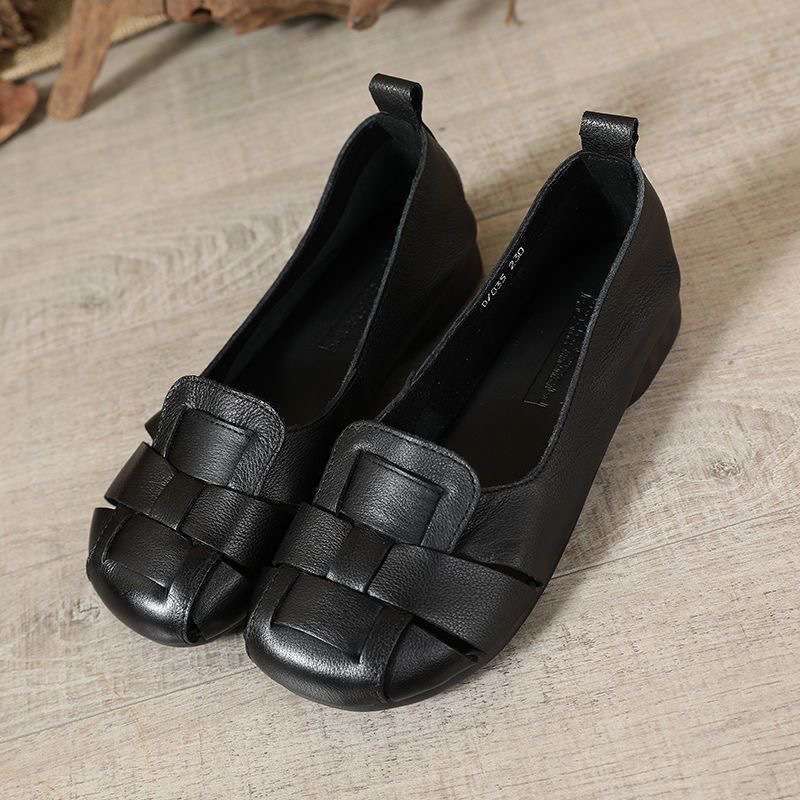 

Женские сандалии из натуральной мягкой кожи 2025 лето новые литературные и ретро универсальные на плоской подошве с закрытым носком нескользящие большого размера обувь для мамы 35