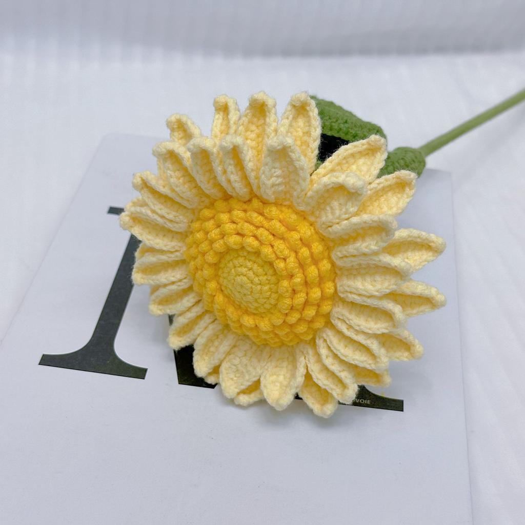 1 Stück Doppelschichtige Sonnenblume Handgehäkelt Kunstblume Geschenk für Außenhof Terrasse Garten Zuhause Feiertags-Party Dekoration