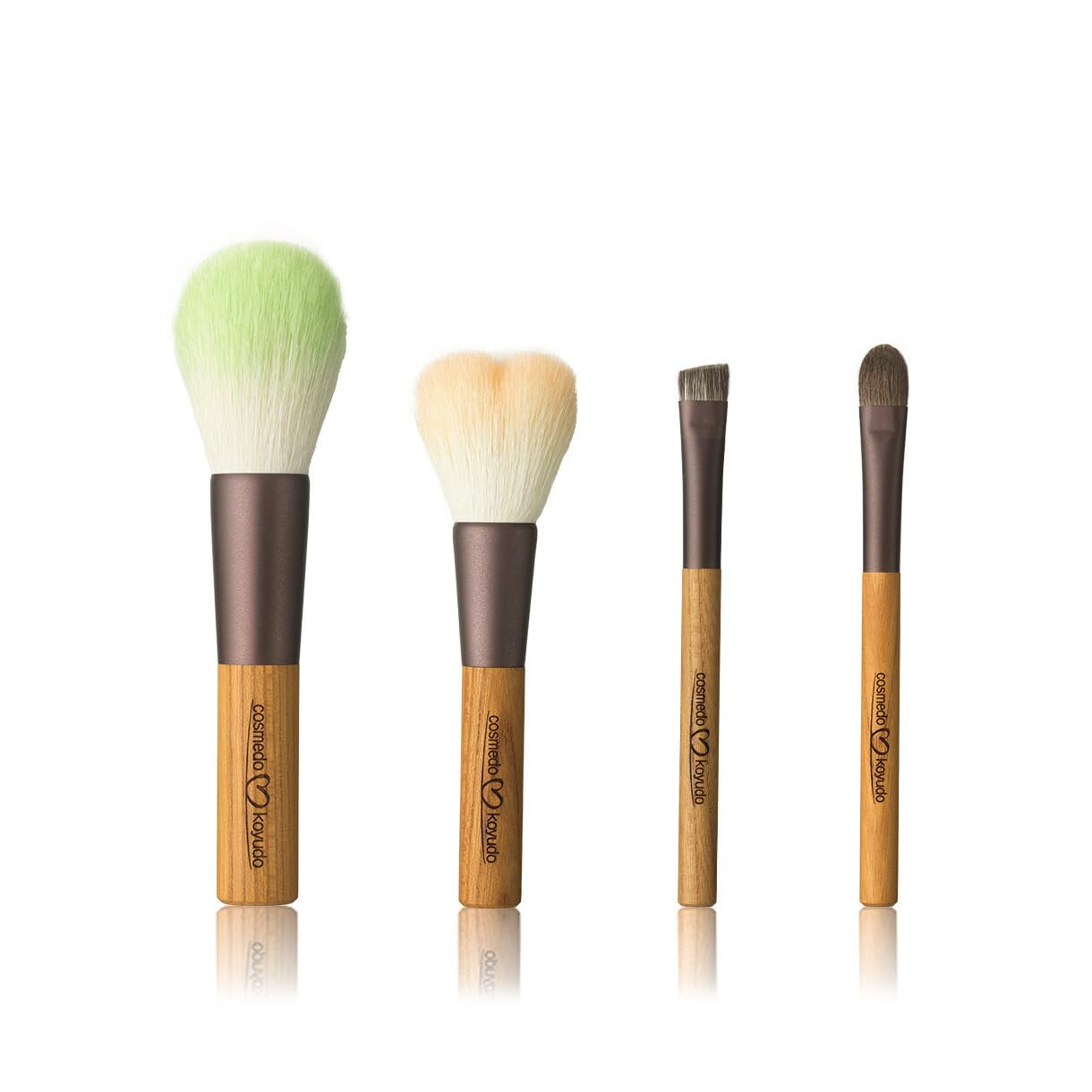 

Набор кистей для макияжа x Kumano Brush из 4 серий Natural Taste [Cosmedo Koyudo] NG-G040C