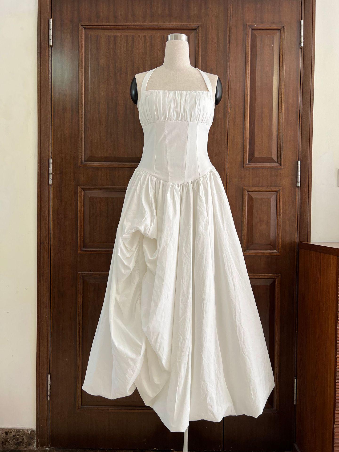 

French Romantic Fishbone Halter Pleated Slit Dress - Slim Waist European & American Style M белый