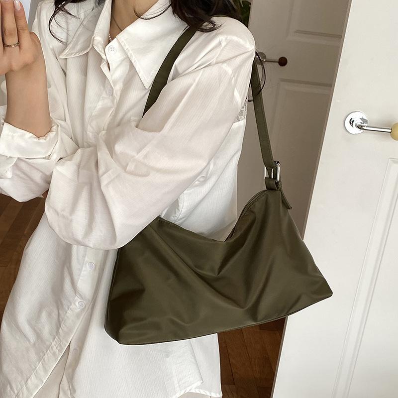 New Simple And Fashionable Soft Surface Large-Capacity Tote Bag Casual Commuting Shoulder Hand Bag Nylon Bag Women